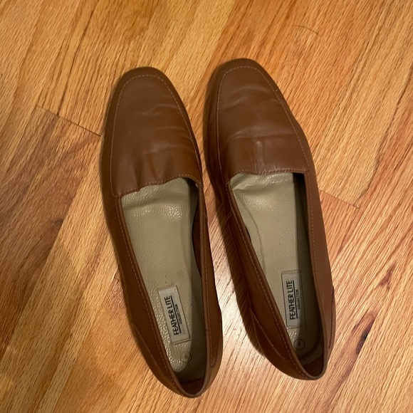 Feather Lite Tan Leather Flats - Picture 1 of 3